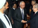 Ayatollah Mahdi Hadavi Tehrani meets Najib Razak + Photo