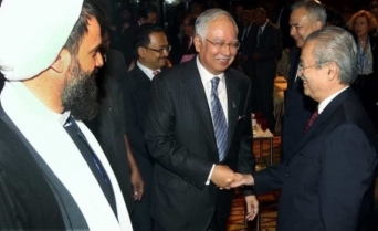 پیام تسلیت آیت الله هادوی تهرانی به نخست وزیر مالزی